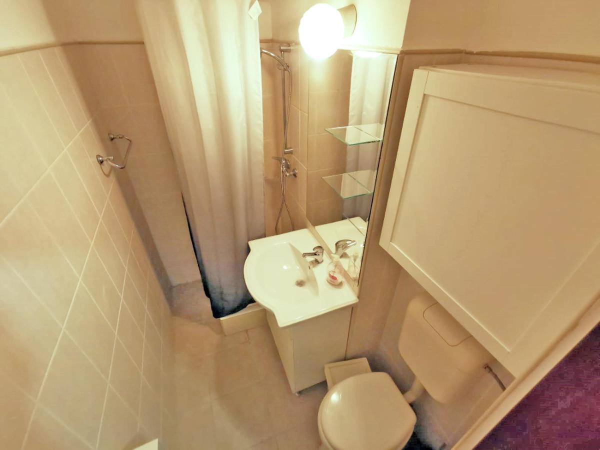 Cozy Studio Athenee Apartment Bucharest Exterior photo