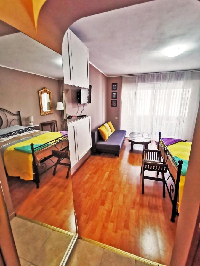 Cozy Studio Athenee Apartment Bucharest Exterior photo